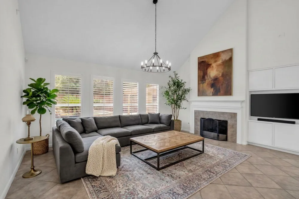 79 W Shale Creek Circle The Woodlands, TX 77382
