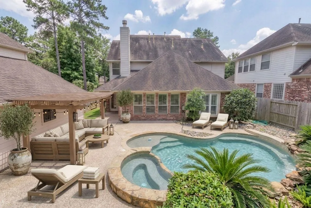 79 W Shale Creek Circle The Woodlands, TX 77382