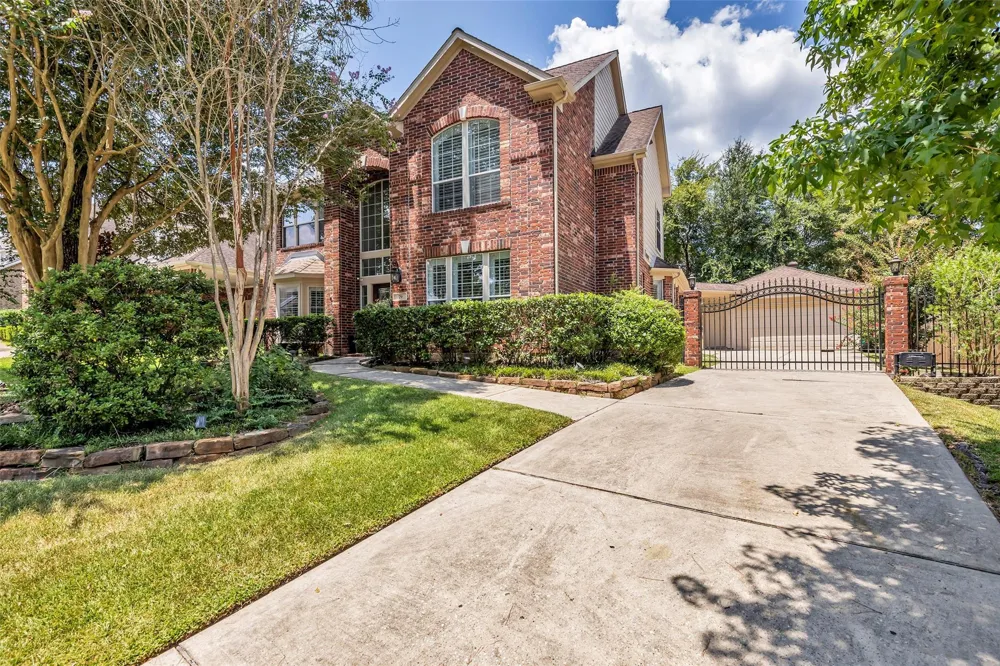 79 W Shale Creek Circle The Woodlands, TX 77382