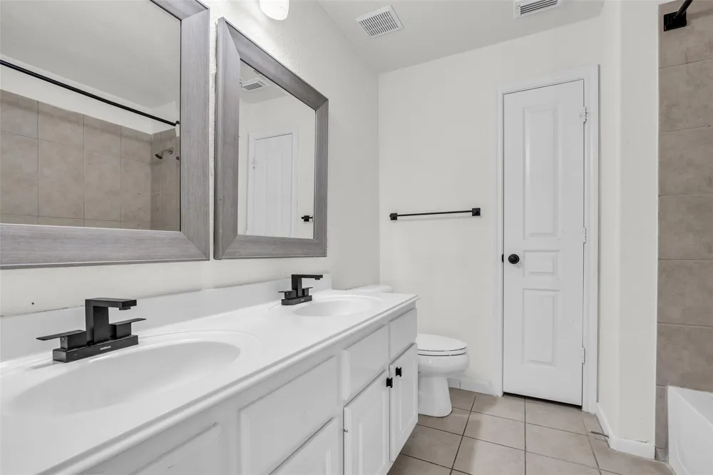 79 W Shale Creek Circle The Woodlands, TX 77382