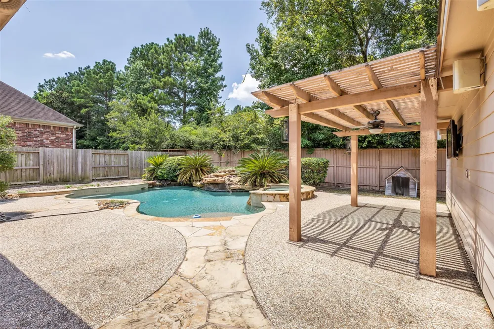 79 W Shale Creek Circle The Woodlands, TX 77382