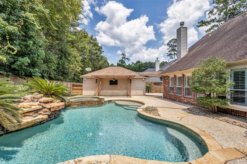 79 W Shale Creek Circle The Woodlands, TX 77382