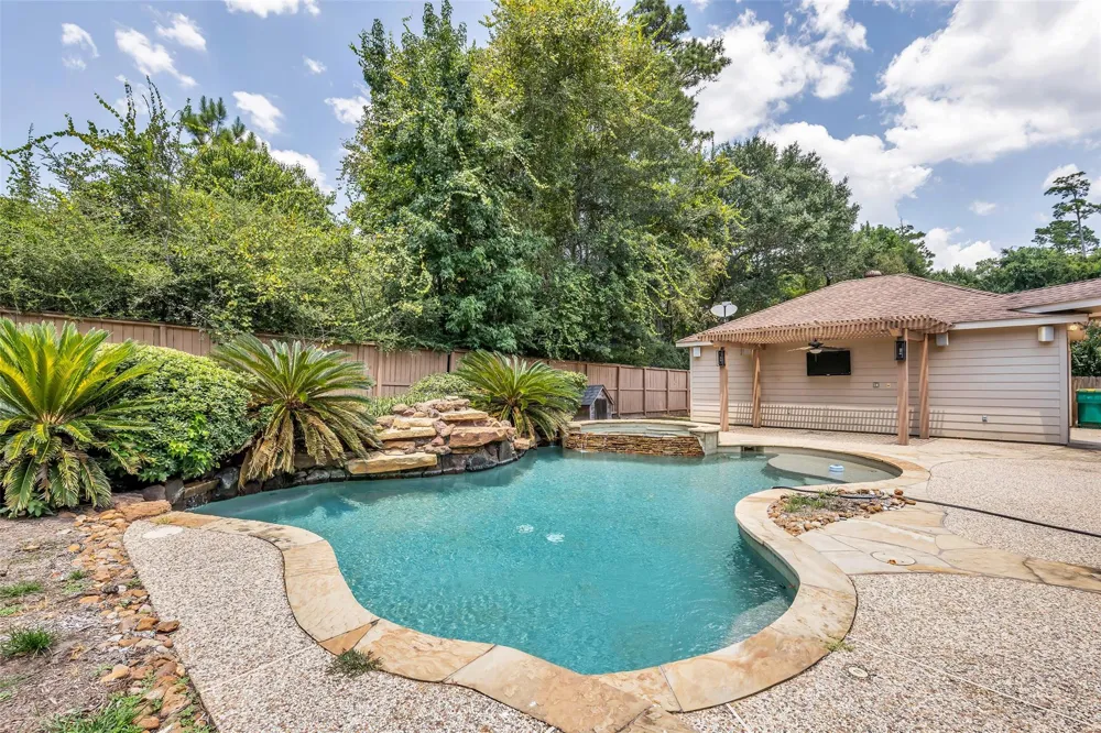 79 W Shale Creek Circle The Woodlands, TX 77382