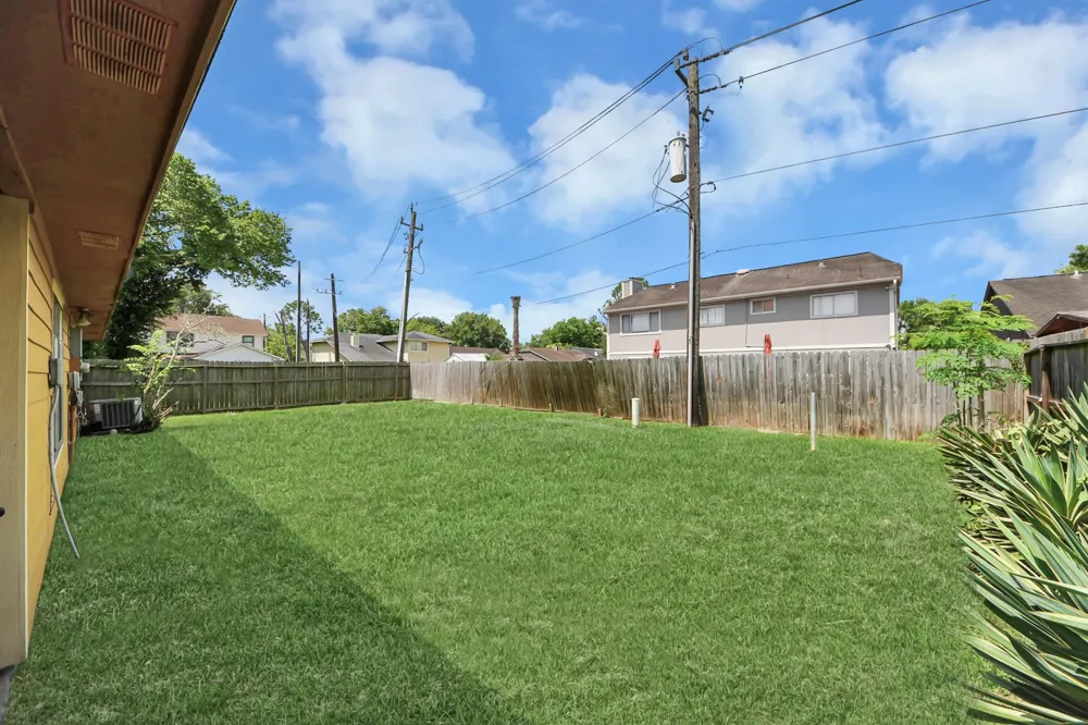 16338 Hunting Dog Court Houston, TX 77489