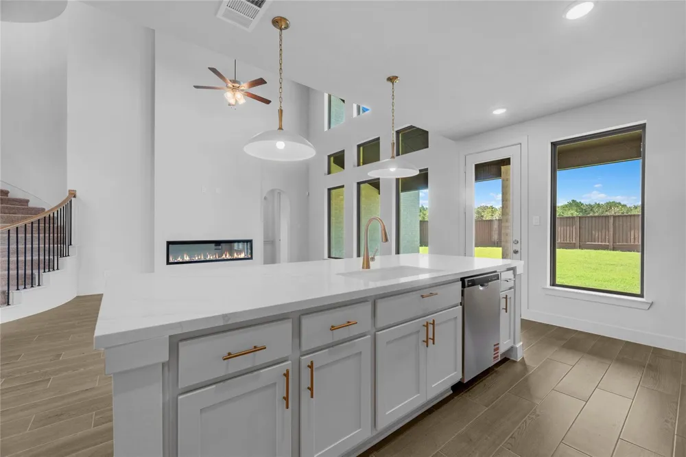 210 Madrone Trail New Caney, TX 77357