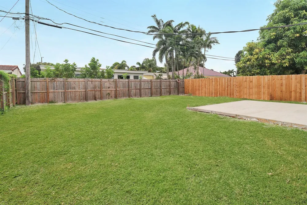 5209 ANDREWS AVENUE Oakland Park, FL 33309