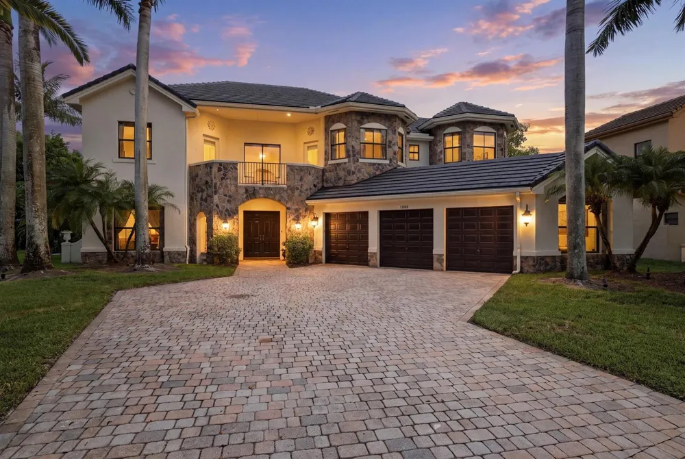 10594 Versailles Boulevard Wellington, FL 33449