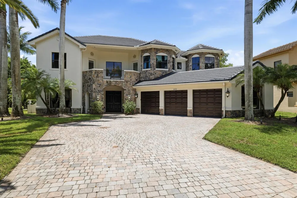 10594 Versailles Boulevard Wellington, FL 33449