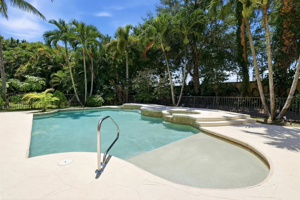 10594 Versailles Boulevard Wellington, FL 33449