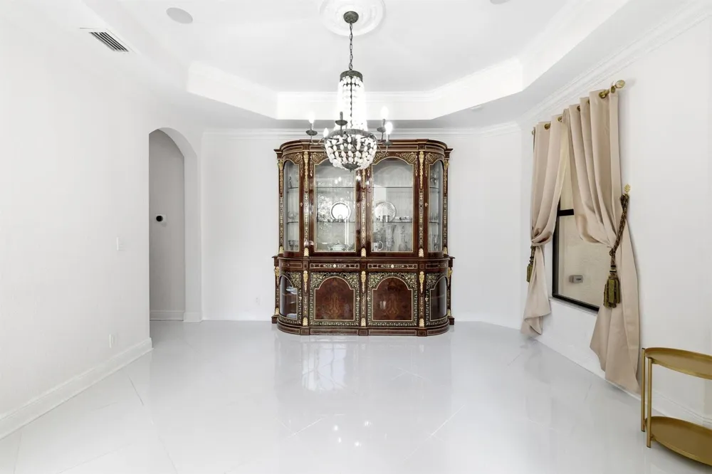10594 Versailles Boulevard Wellington, FL 33449