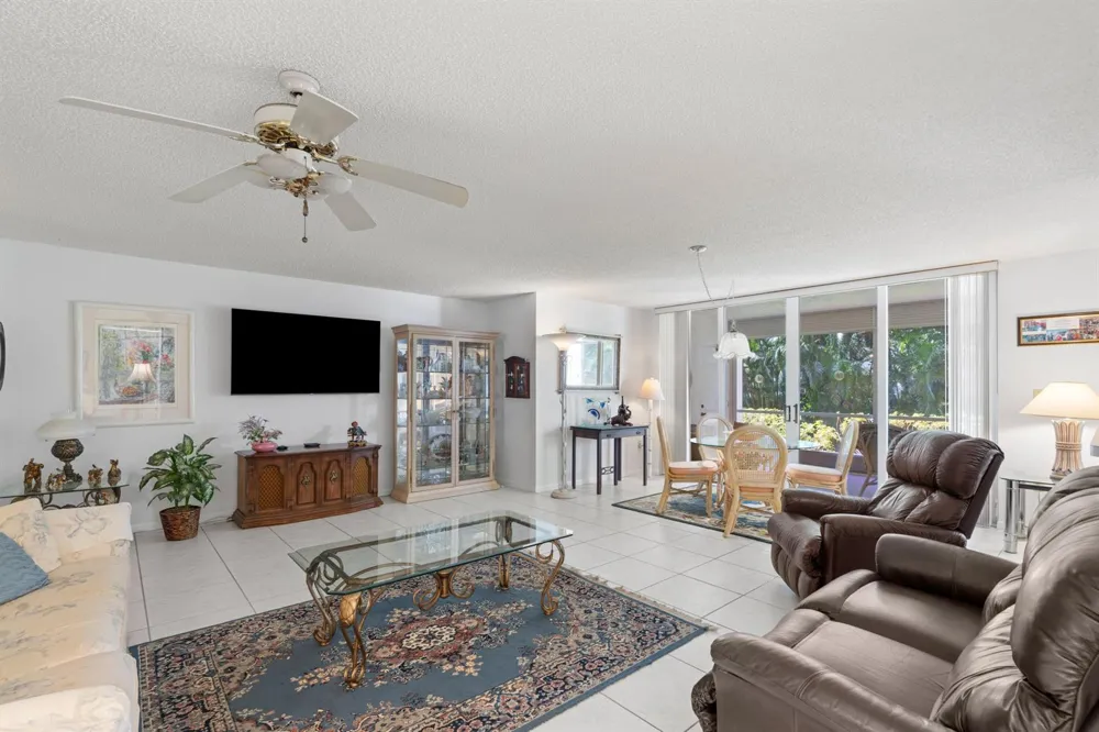 106 Half Moon Circle #B1 Hypoluxo, FL 33462