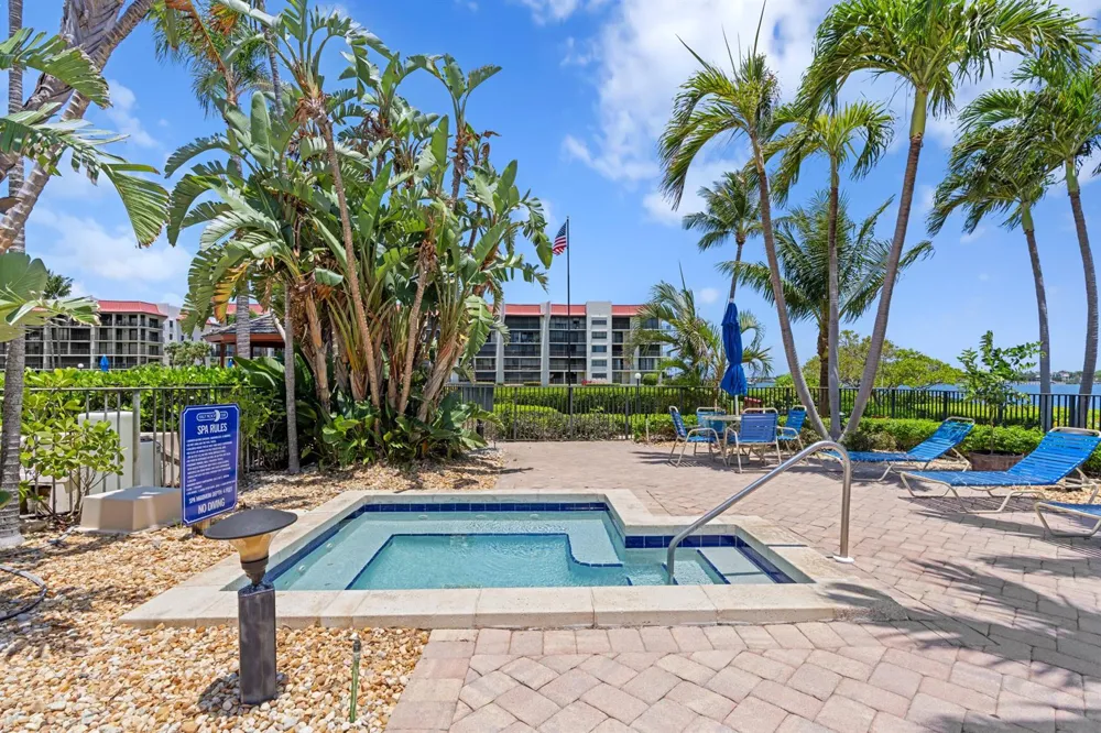 106 Half Moon Circle #B1 Hypoluxo, FL 33462