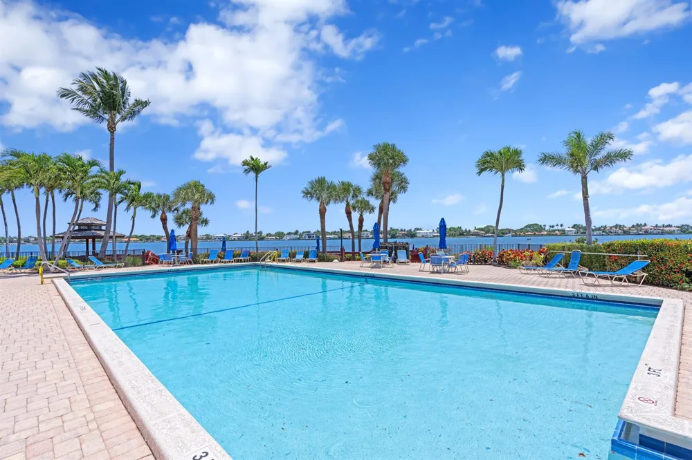 106 Half Moon Circle #B1 Hypoluxo, FL 33462