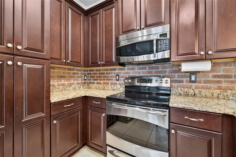 217 49TH AVENUE St Petersburg, FL 33703
