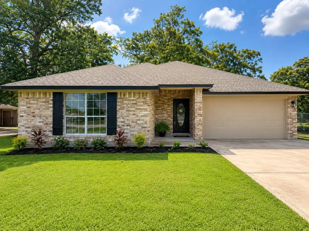 216 Sleepy Hollow Drive Lake Jackson, TX 77566