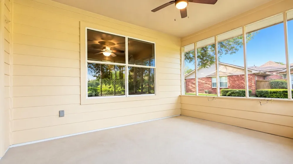 216 Sleepy Hollow Drive Lake Jackson, TX 77566
