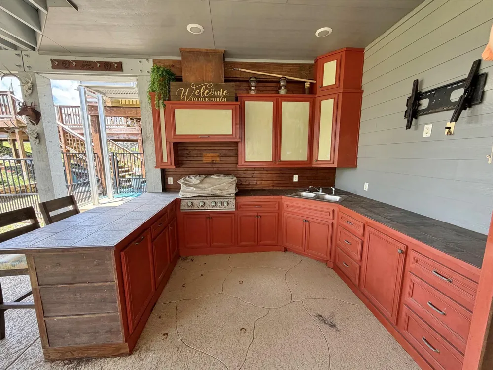 217 S Front Street Freeport, TX 77541