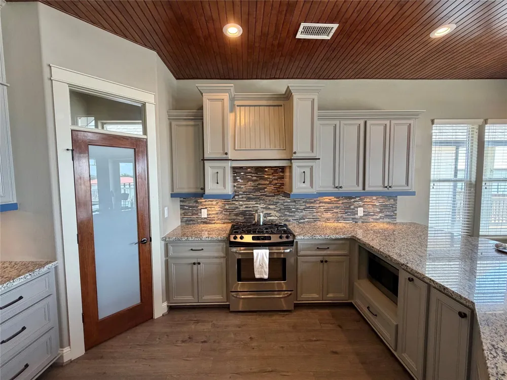 217 S Front Street Freeport, TX 77541