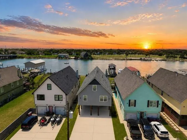 217 S Front Street Freeport, TX 77541