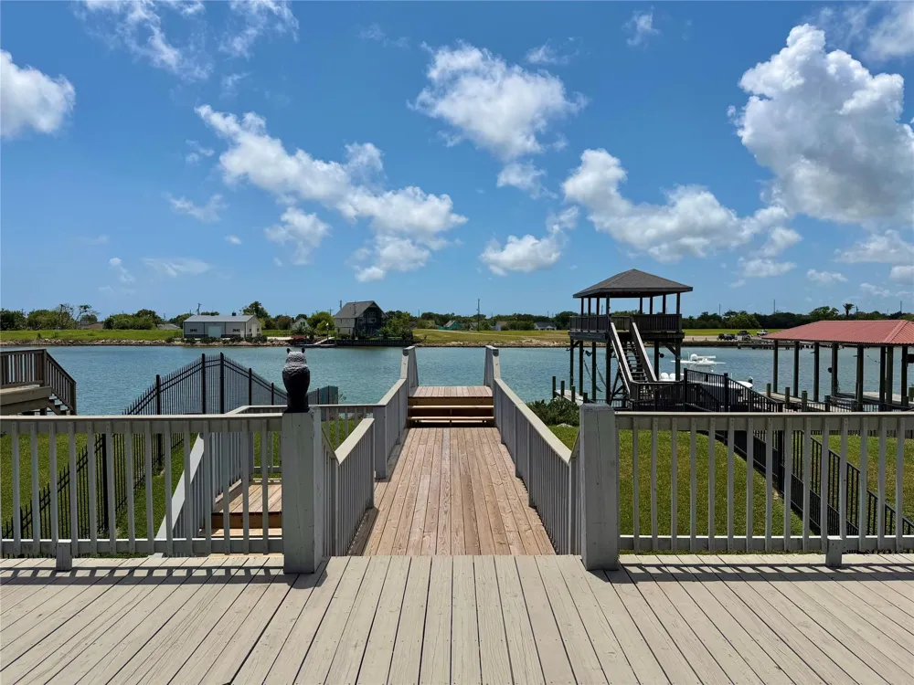 217 S Front Street Freeport, TX 77541