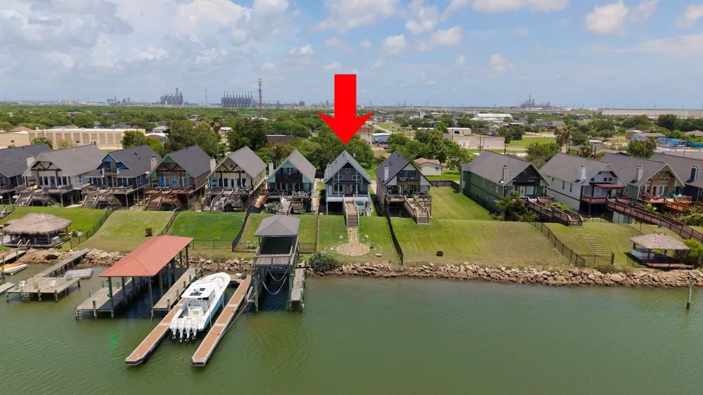 217 S Front Street Freeport, TX 77541