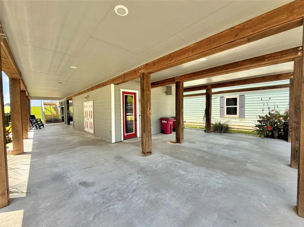 217 S Front Street Freeport, TX 77541