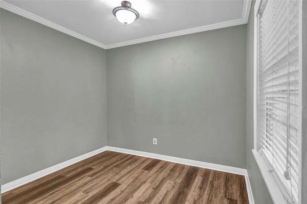 1100 Meadowlane Street Angleton, TX 77515