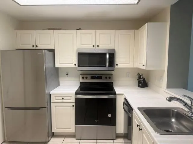 2804 Sarento Place #107 Palm Beach Gardens, FL 33410