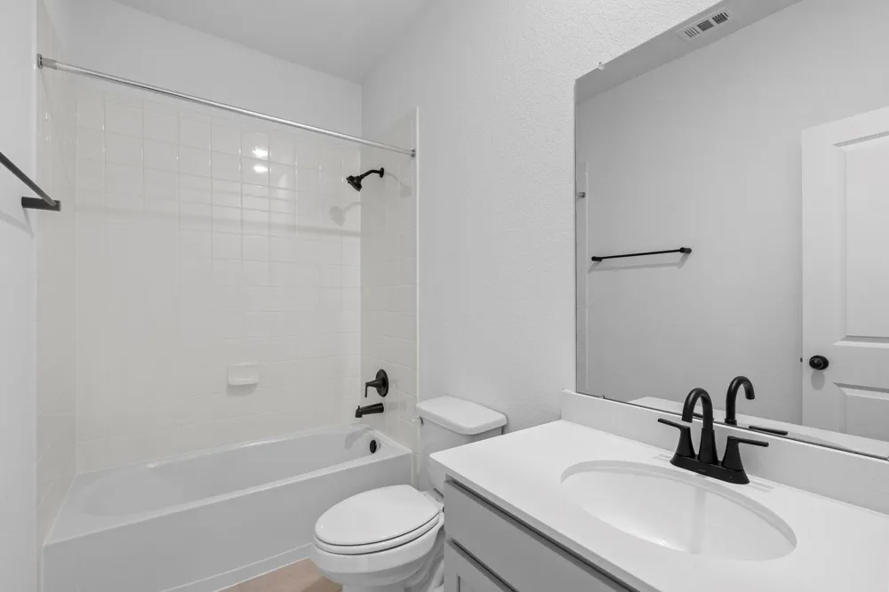 7811 Topaz Ridge Drive Angleton, TX 77515
