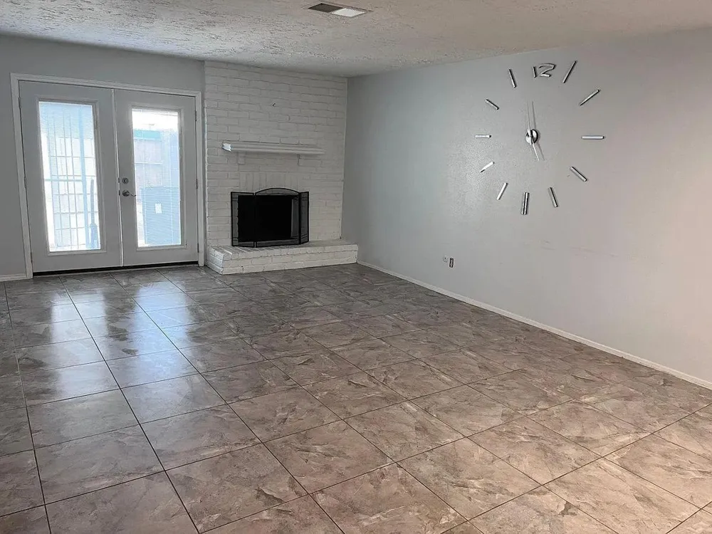6439 S Briar Bayou Drive Houston, TX 77072