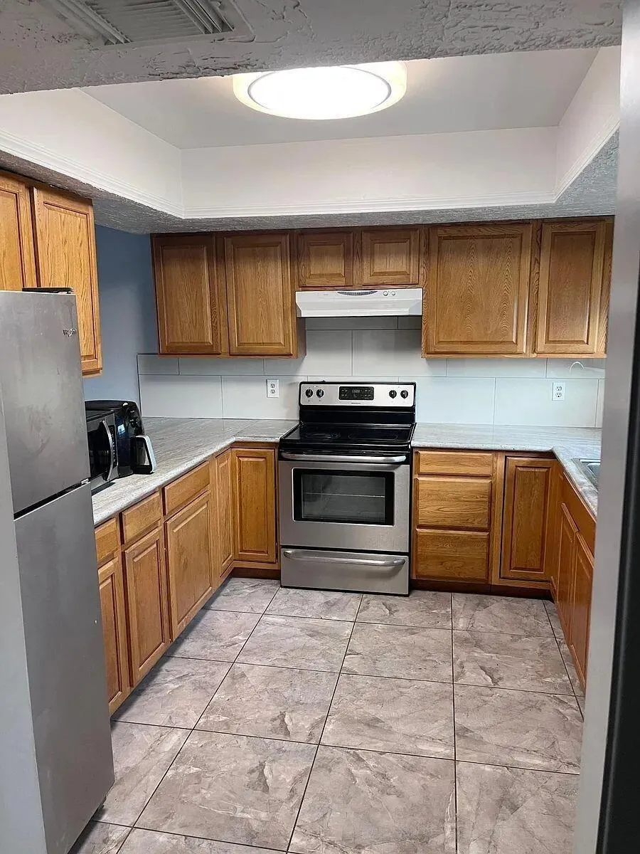 6439 S Briar Bayou Drive Houston, TX 77072