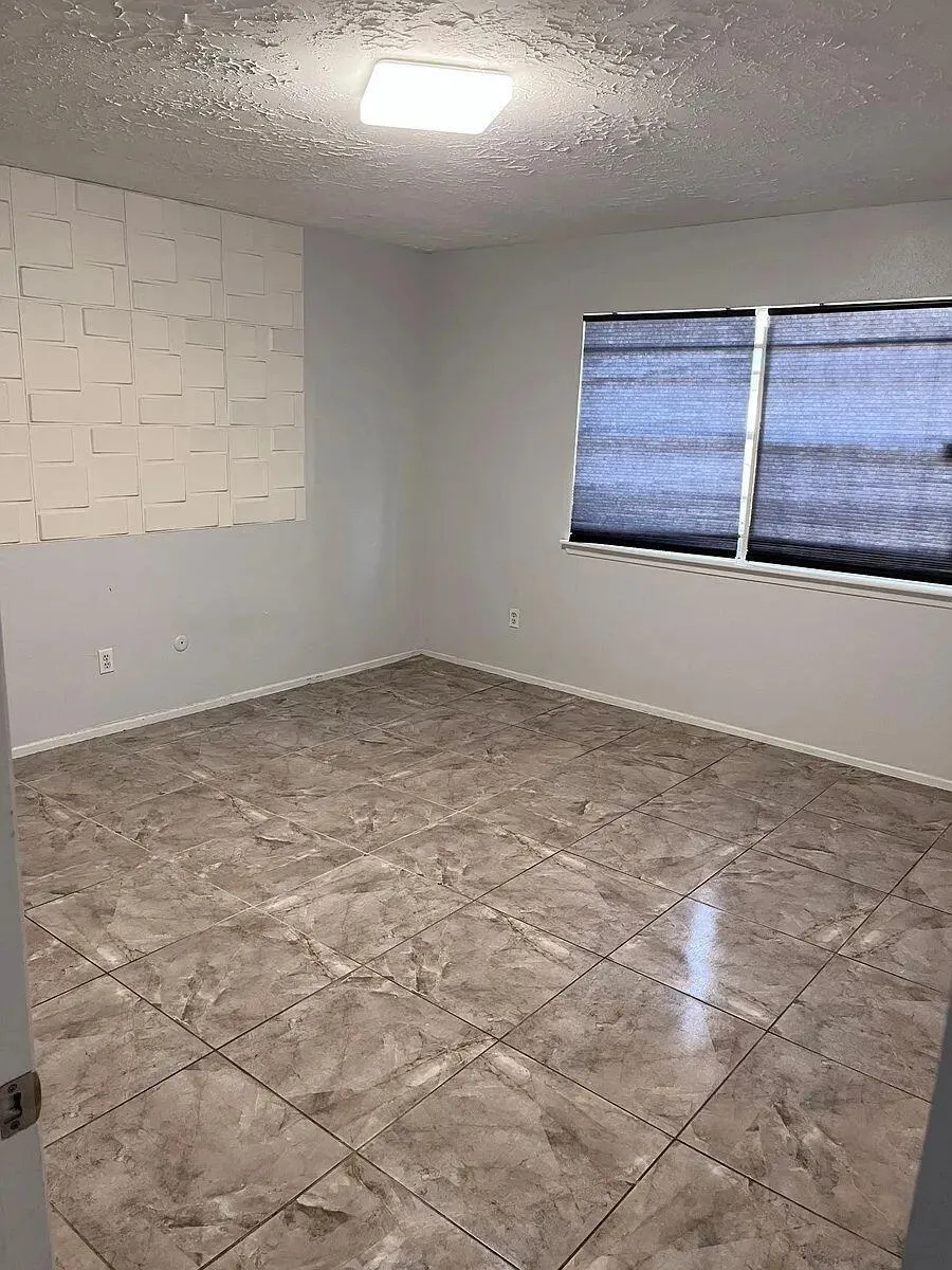 6439 S Briar Bayou Drive Houston, TX 77072