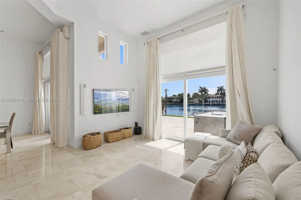 21103 NE 38th Ave #77 Aventura, FL 33180
