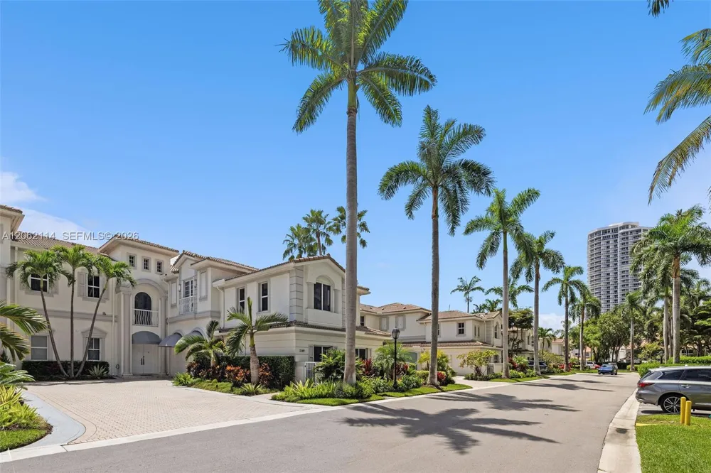 21103 NE 38th Ave #77 Aventura, FL 33180