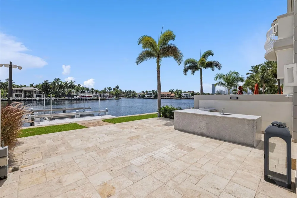 21103 NE 38th Ave #77 Aventura, FL 33180