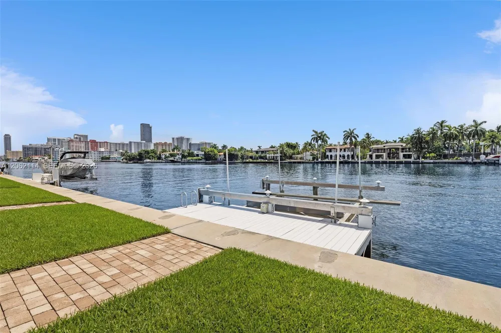 21103 NE 38th Ave #77 Aventura, FL 33180