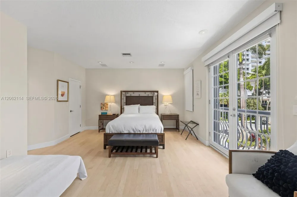 21103 NE 38th Ave #77 Aventura, FL 33180