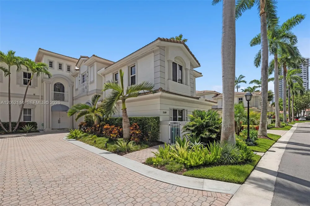 21103 NE 38th Ave #77 Aventura, FL 33180