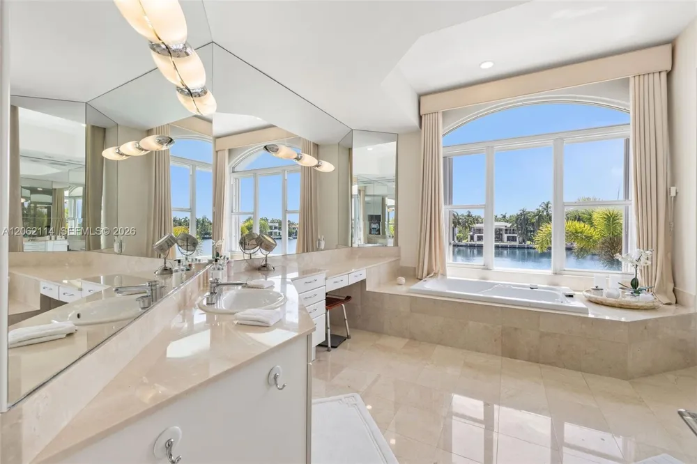 21103 NE 38th Ave #77 Aventura, FL 33180