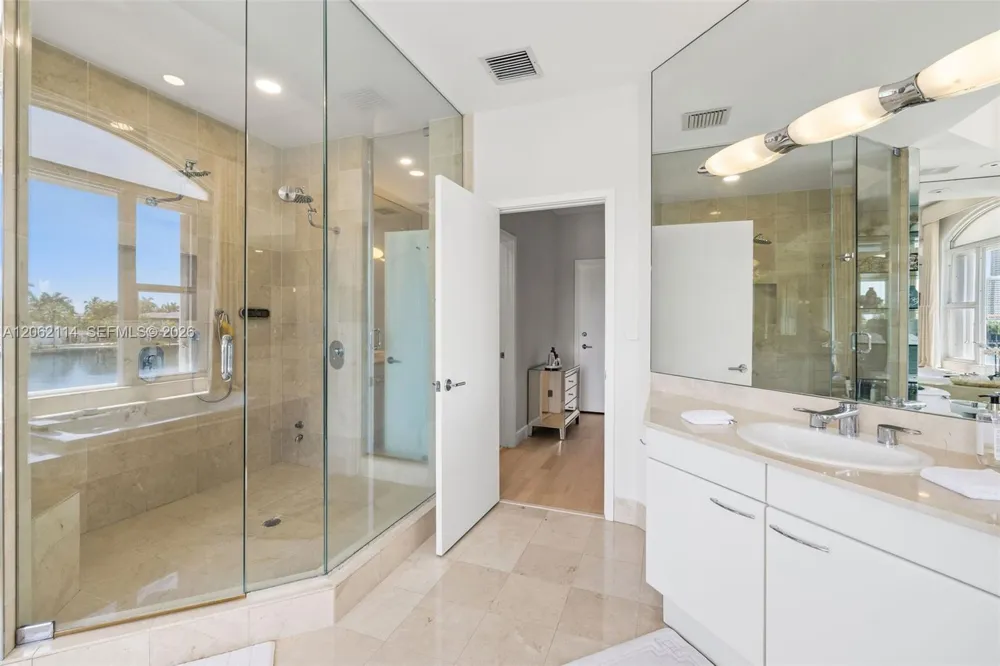21103 NE 38th Ave #77 Aventura, FL 33180