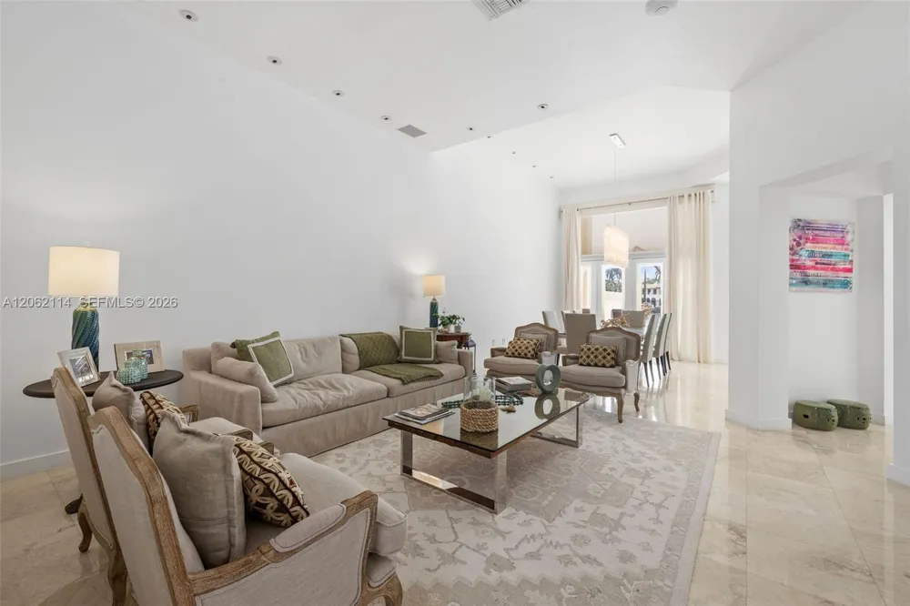 21103 NE 38th Ave #77 Aventura, FL 33180