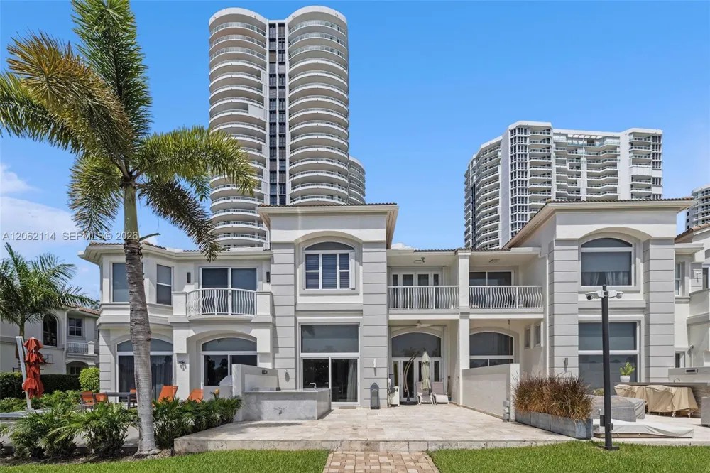 21103 NE 38th Ave #77 Aventura, FL 33180