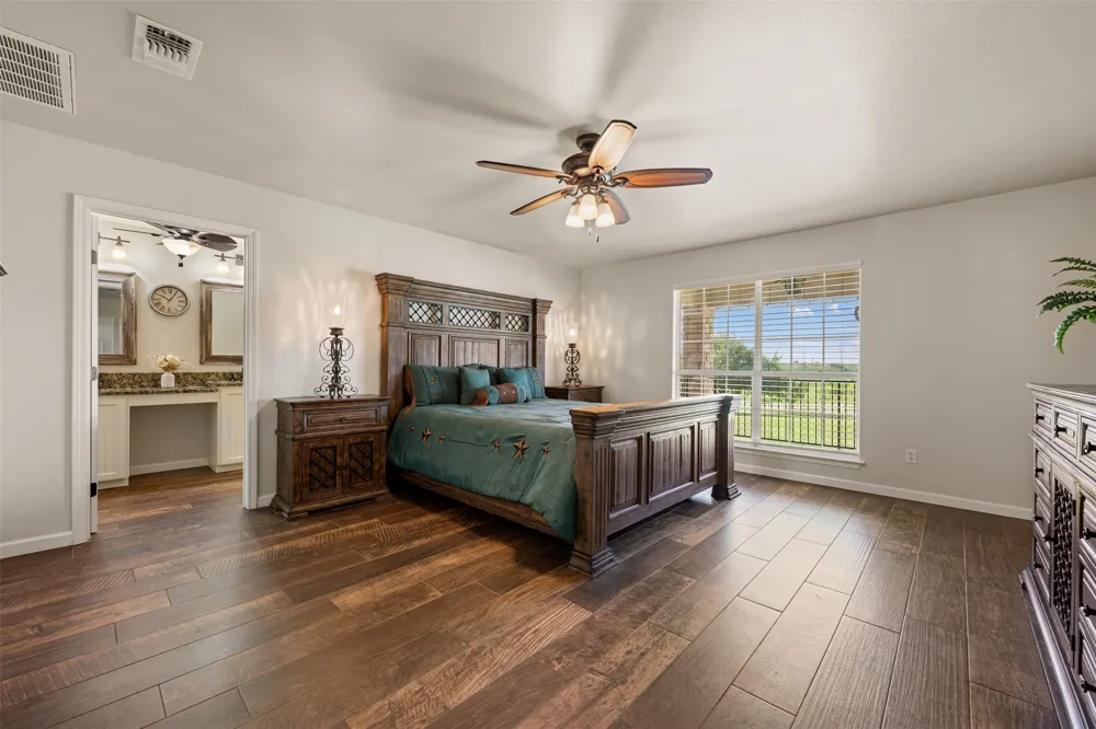 111 Lookout Circle Hutto, TX 78634