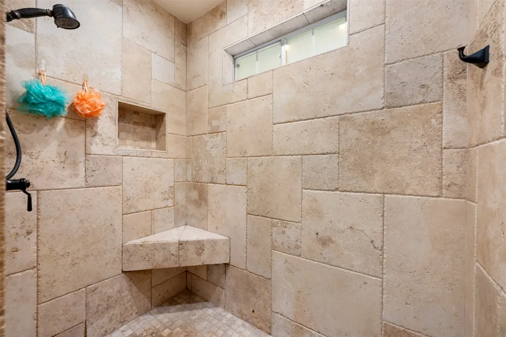 111 Lookout Circle Hutto, TX 78634