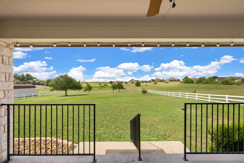 111 Lookout Circle Hutto, TX 78634