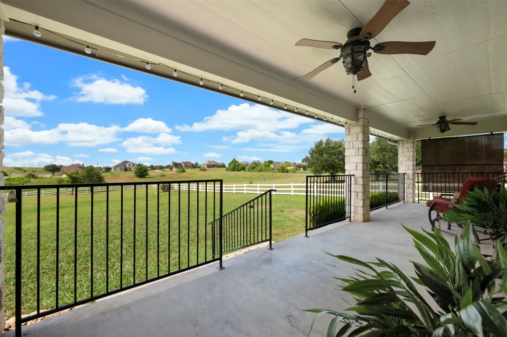 111 Lookout Circle Hutto, TX 78634