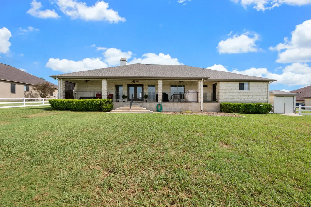 111 Lookout Circle Hutto, TX 78634