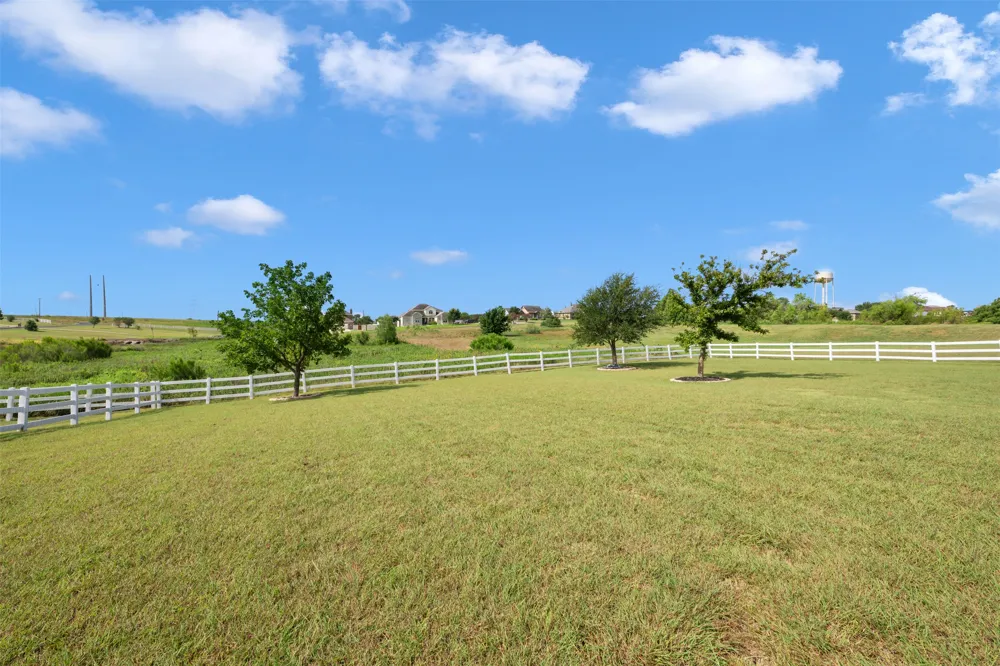 111 Lookout Circle Hutto, TX 78634
