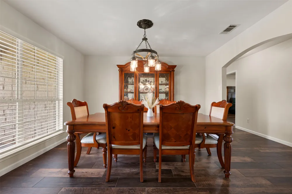 111 Lookout Circle Hutto, TX 78634