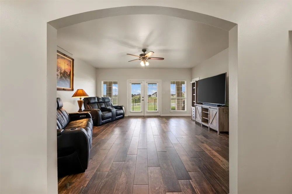 111 Lookout Circle Hutto, TX 78634